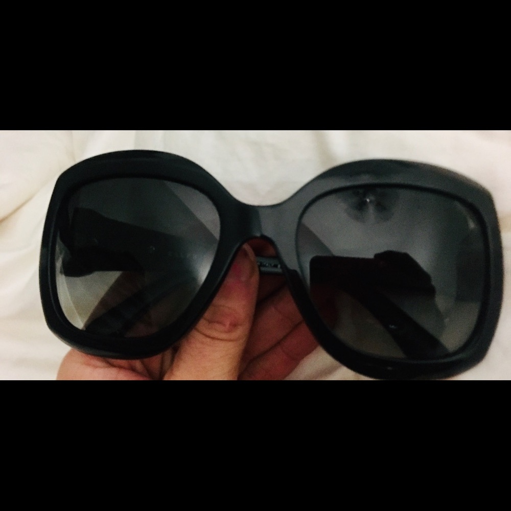 Brand new pair of Womens Ralph Lauren Black sunglasses.